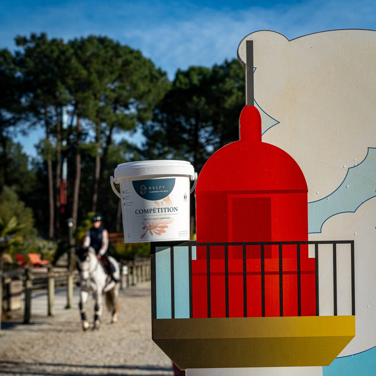 Compétition KELPY sur cheval de sport avec film et peignoir